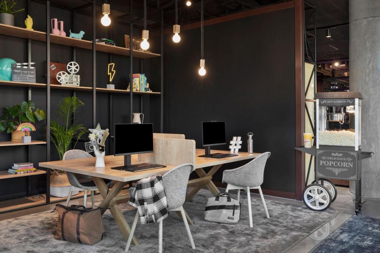 Moxy Szczecin City Экстерьер фото